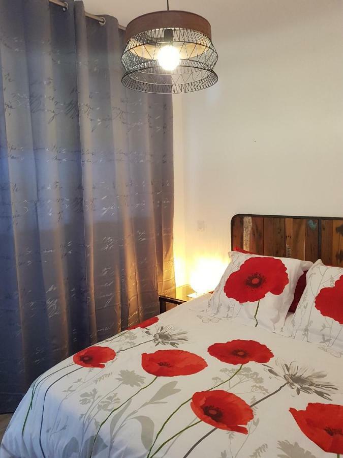 Gite Les Coquelicots Ledenon ภายนอก รูปภาพ